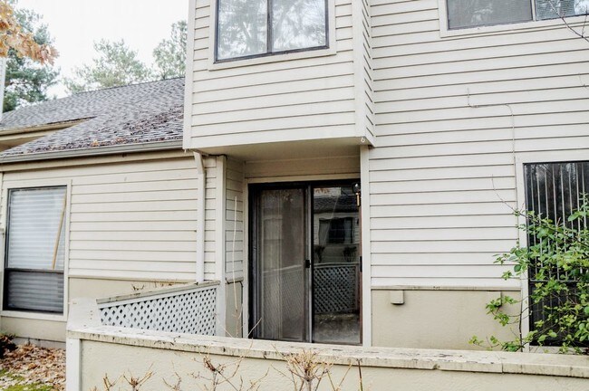 Foto del edificio - Beautiful Townhouse in River Run Subdivision