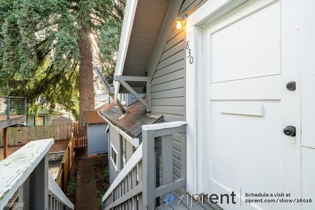 Building Photo - 2 br, 1 bath House - 830 SE Cedar St, Hill...