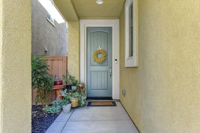 Foto del edificio - NICE TWO STORY HOME IN WEST ROSEVILLE!