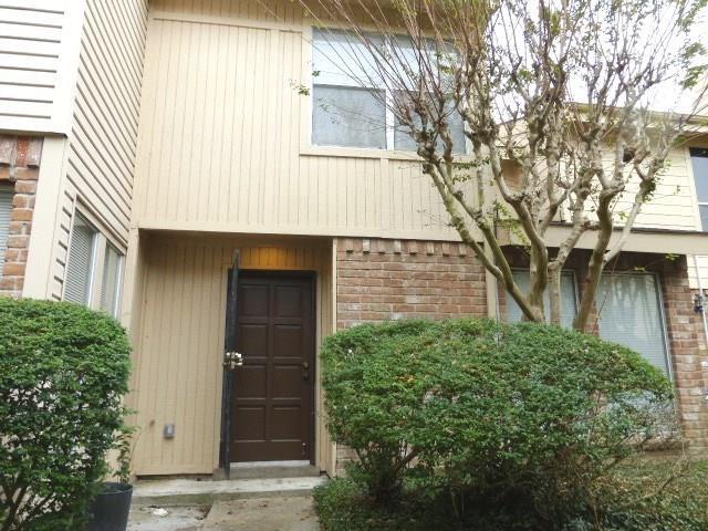 Foto principal - 7857 Green Lawn Dr