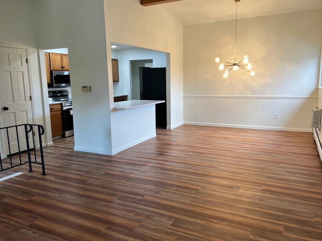 View towards Kitchen & Dining Room - 6215 S Sterne Pky