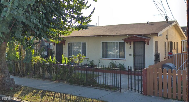 Building Photo - 1131 Mahanna Ave