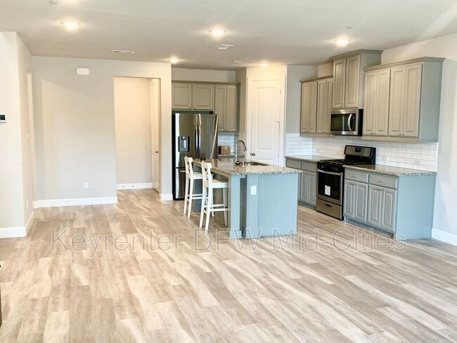 Photo - 914 Estelle Dr House