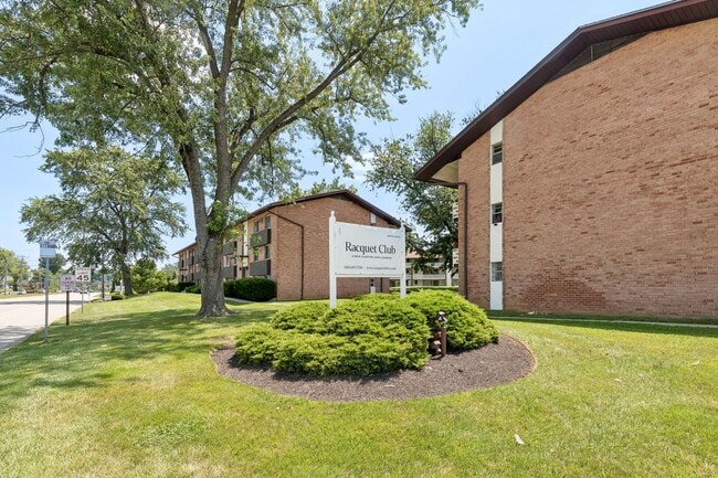 Photo - Racquet Club Apartments