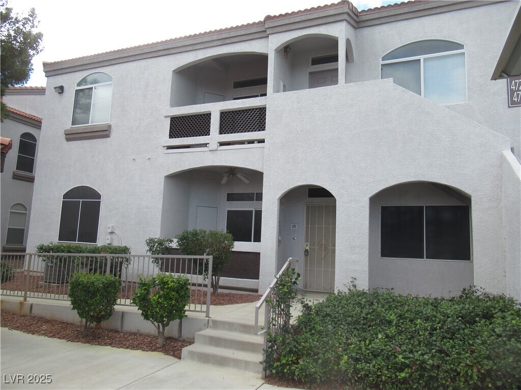 Primary Photo - 700 Carnegie St