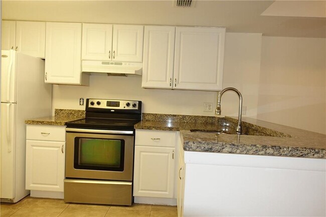 Foto del edificio - 10773 Cleary Blvd