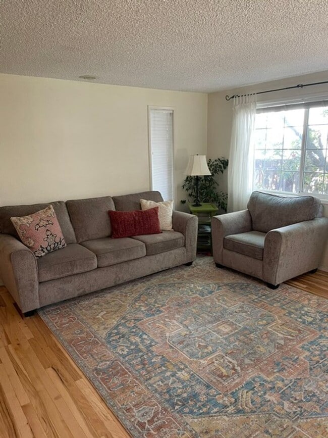 Photo - 2-Bedroom 1 1/2-Bathroom duplex House