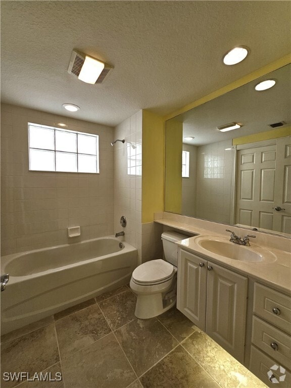 Building Photo - 28279 Jeneva Way