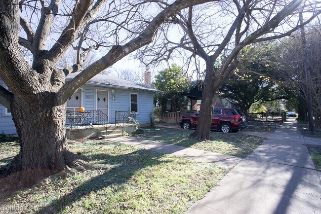 Building Photo - 2 br, 2 bath House - 3807 Avenue H # A