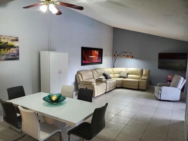 Foto del edificio - 4269 S Landar Drive  Lake Worth Fl 33463