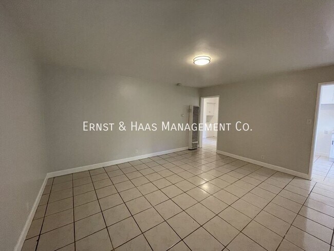Building Photo - Now Leasing, Lovely 3 bedroom Apartment in...