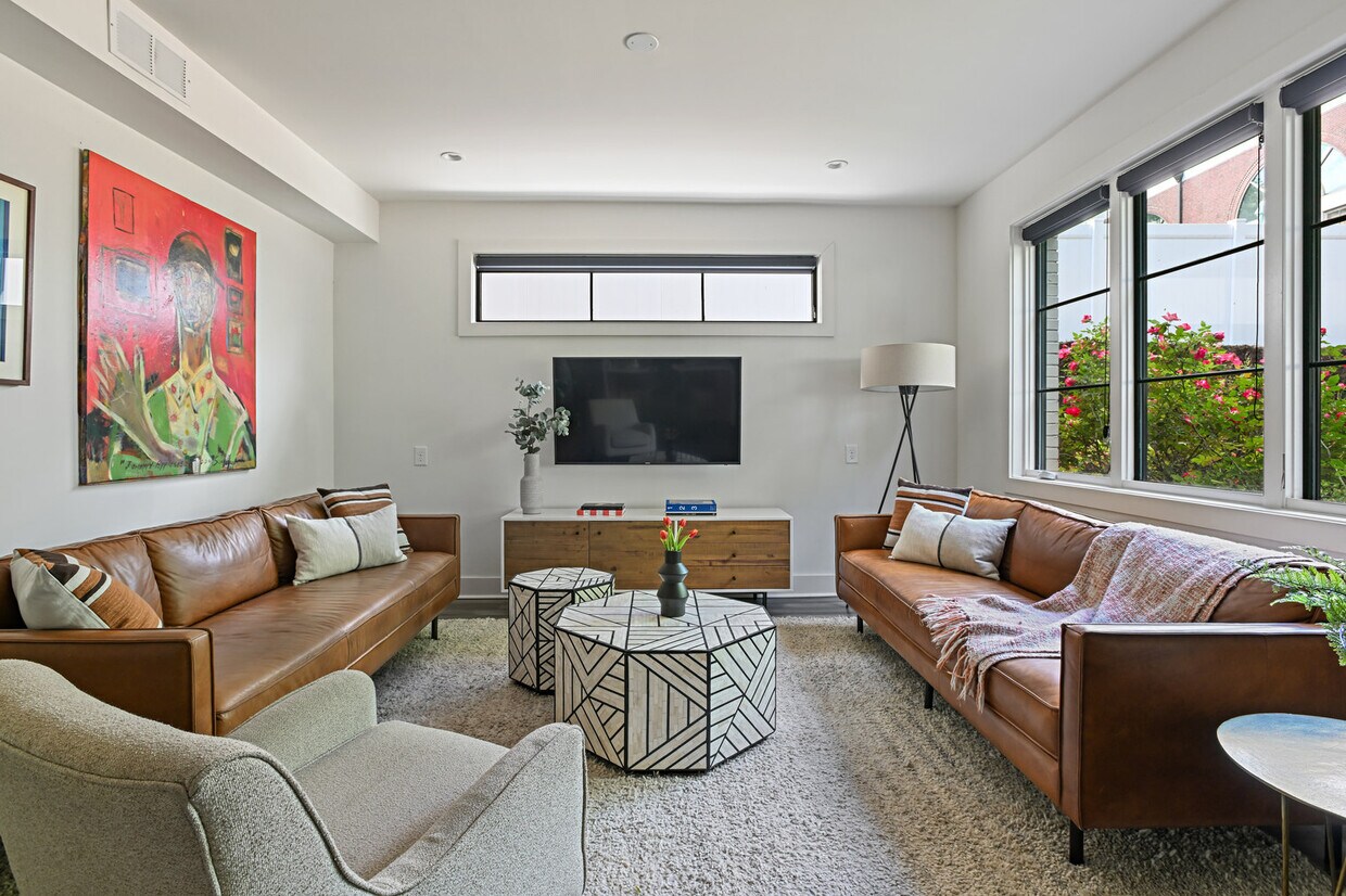 Foto principal - 634 Bonaventure Ave NE