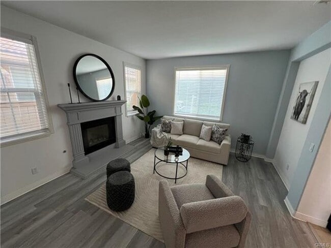 Building Photo - Stunning Tuscany Hills Home