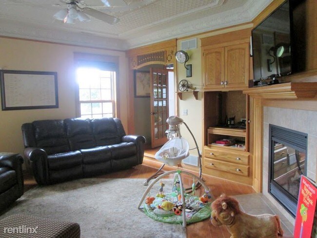 Building Photo - 5258 Cherokee Ct