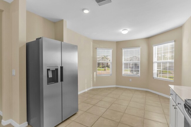 Building Photo - 3310 Acapulco Cir