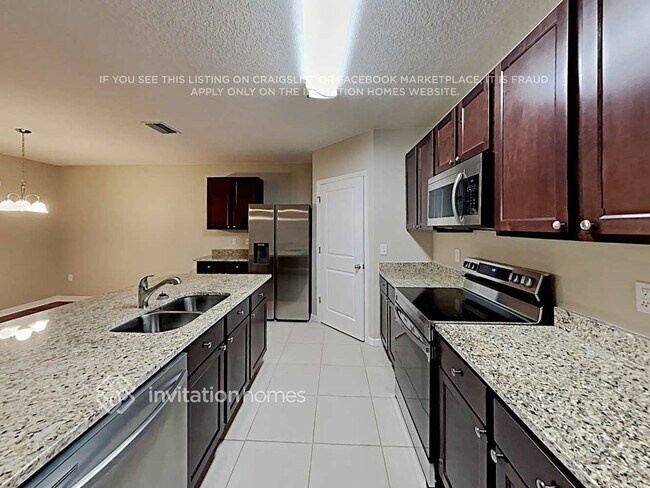 Foto del edificio - 14931 Flowing Gold Dr