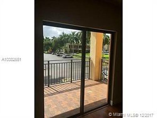 Building Photo - 9300 Fontainebleau Blvd
