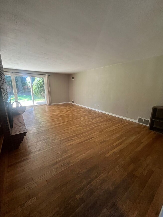 Foto del edificio - 3-Bedroom 1-Bathroom home in Eugene
