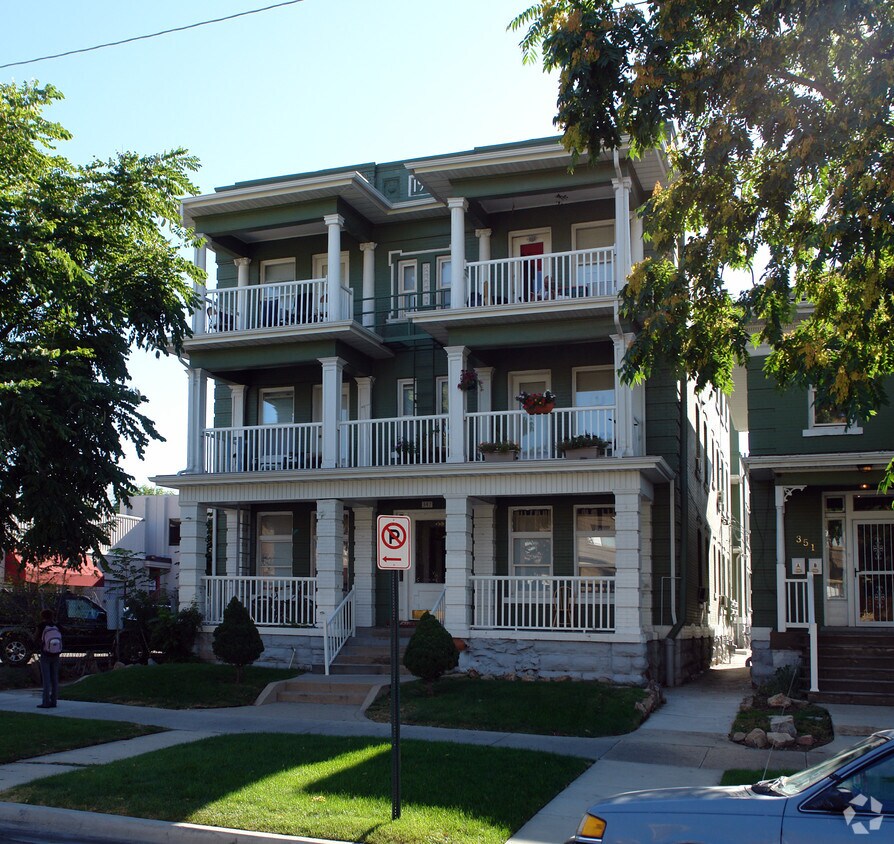 Primary Photo - The Jersey Apartments