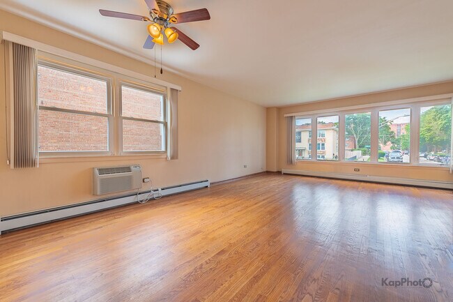 Foto del edificio - 8465 W Berwyn Ave