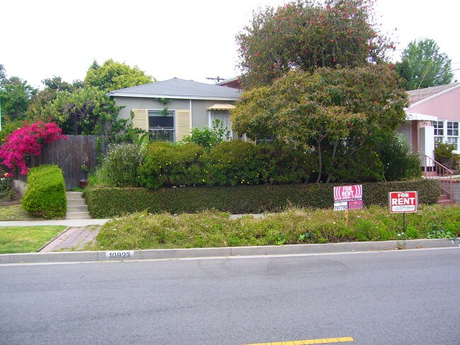 Duplex street view - 10923 - 10921 Exposition Blvd