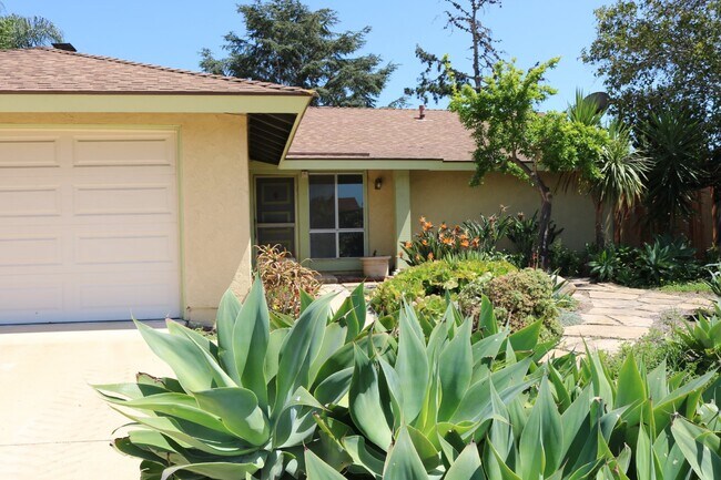 Foto del edificio - Beautiful 4-bedroom 2 bath Carpinteria hom...