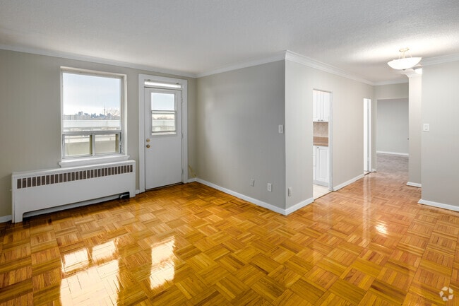 Interior Photo - Roxbury Manor