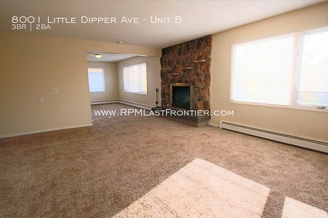 Building Photo - 8001 Little Dipper Ave
