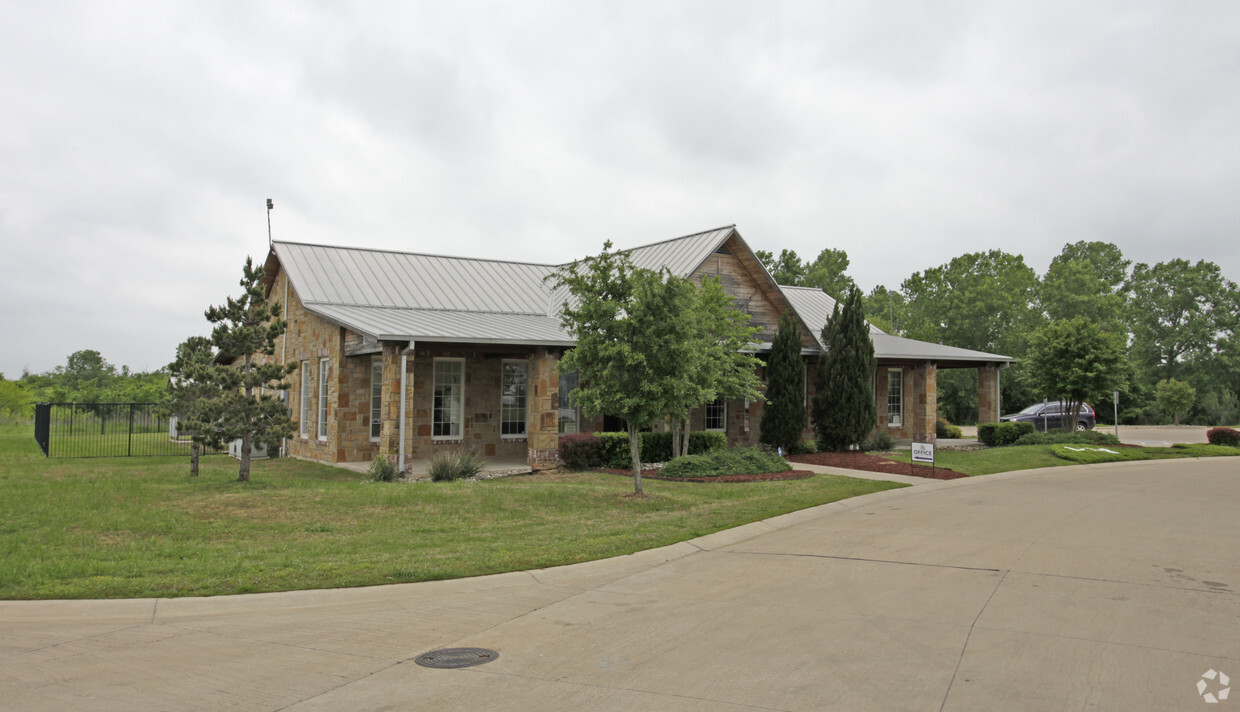 Foto del edificio - Lake Arlington Ranch