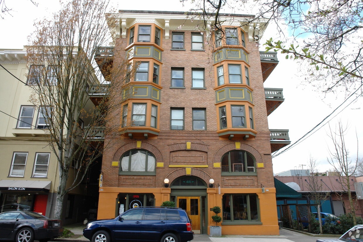 Building Photo - Margaret Apartments