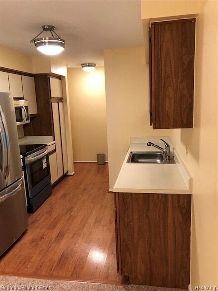 Foto del edificio - 43449 Arbor Way W