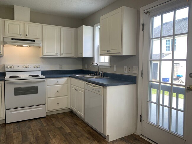 Foto del edificio - Raleigh Residence In Hedingham Scenic Golf...
