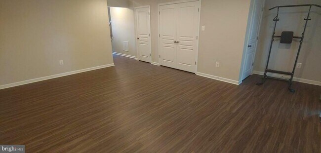 Foto del edificio - 1011 Hawkins Wy