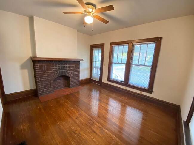 Foto del edificio - Indianola Ave 2777-2779 LAMT