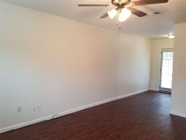 Building Photo - 100 Chalfont Dr