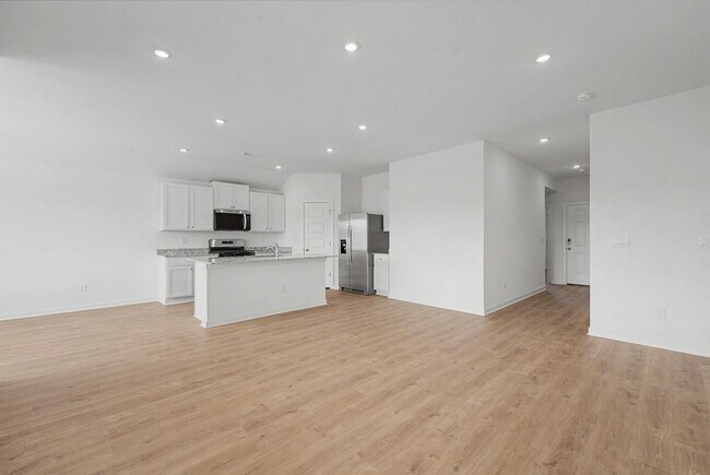 Building Photo - Brand new home waiting for you!