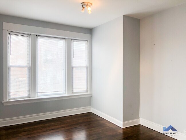 Foto del edificio - 2647 N Fairfield Ave