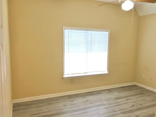Foto del edificio - Now Leasing a 4-Bedroom 2.5 Bath Home