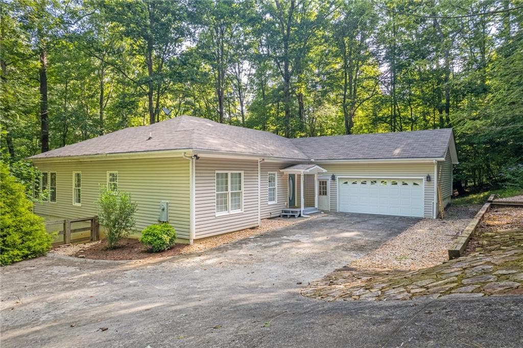 Primary Photo - 218 River Dr