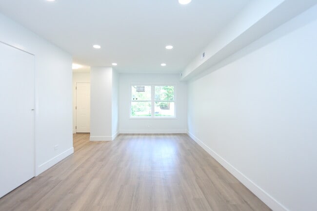Building Photo - 151 E Palatine Rd