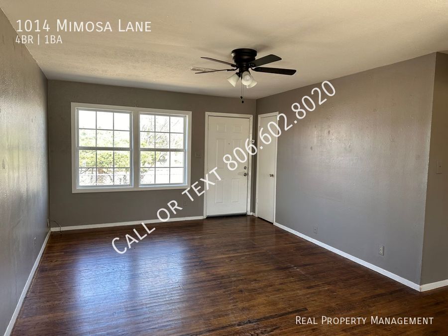 Foto principal - 4 bed 1 bath house with large back yard an...