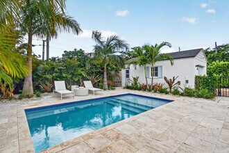Building Photo - 236 Greymon Dr