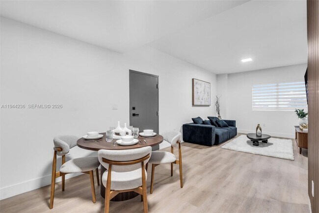 Foto del edificio - 3728 NW 19th Ave