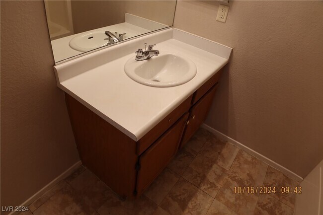 Foto del edificio - 5218 Joshua Jose St