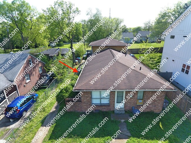 Building Photo - 928 30th Ave N