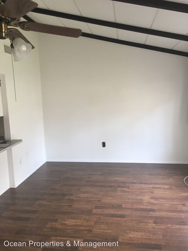 Building Photo - 2 br, 2 bath House - Country Club Dr., 11B