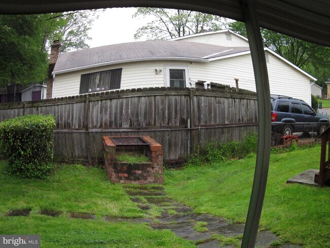 Foto del edificio - 8702 Hamlin St