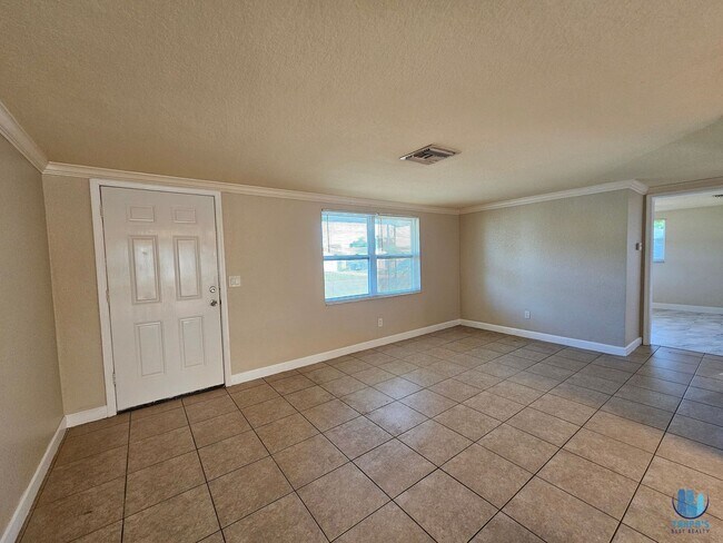 Building Photo - Charming 2-bed, 1-bath home in Holiday, FL...