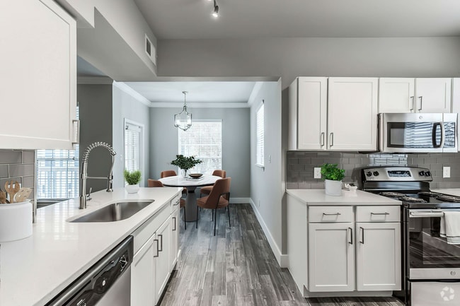 Building Photo - The Grayson at Baybrook