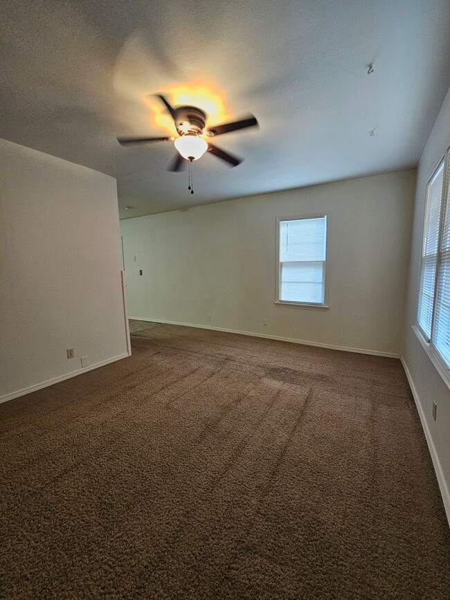 Building Photo - 2 BED | 1 BATH | ROBBINSDALE | SINGLE-LEVE...